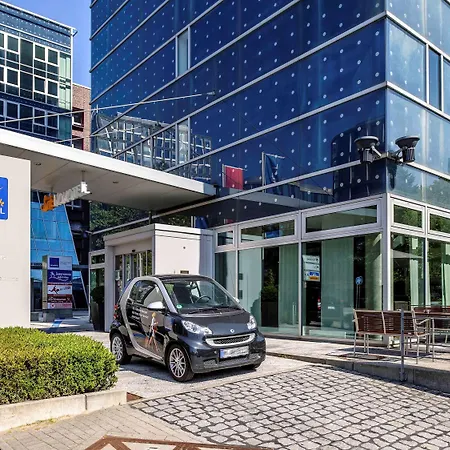 Novotel Suites Hamburg City-3